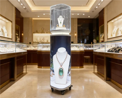 Showcase LED Display For Jewelry Stores: Combining Product Display With Digital Content
